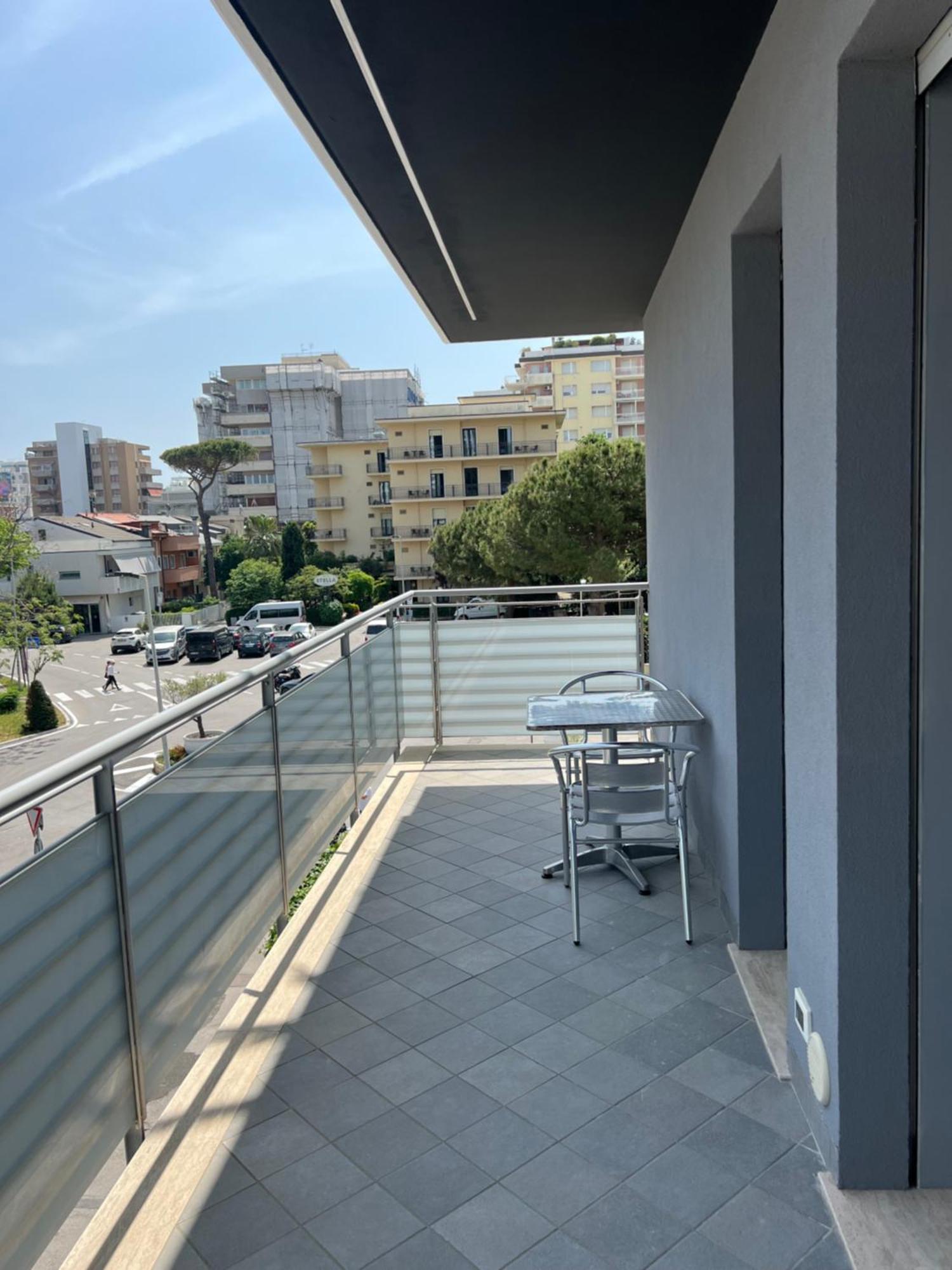 ריצ'יונה Appartamenti Residence Giardini מראה חיצוני תמונה