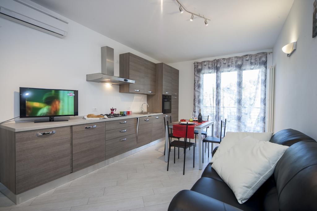 ריצ'יונה Appartamenti Residence Giardini מראה חיצוני תמונה