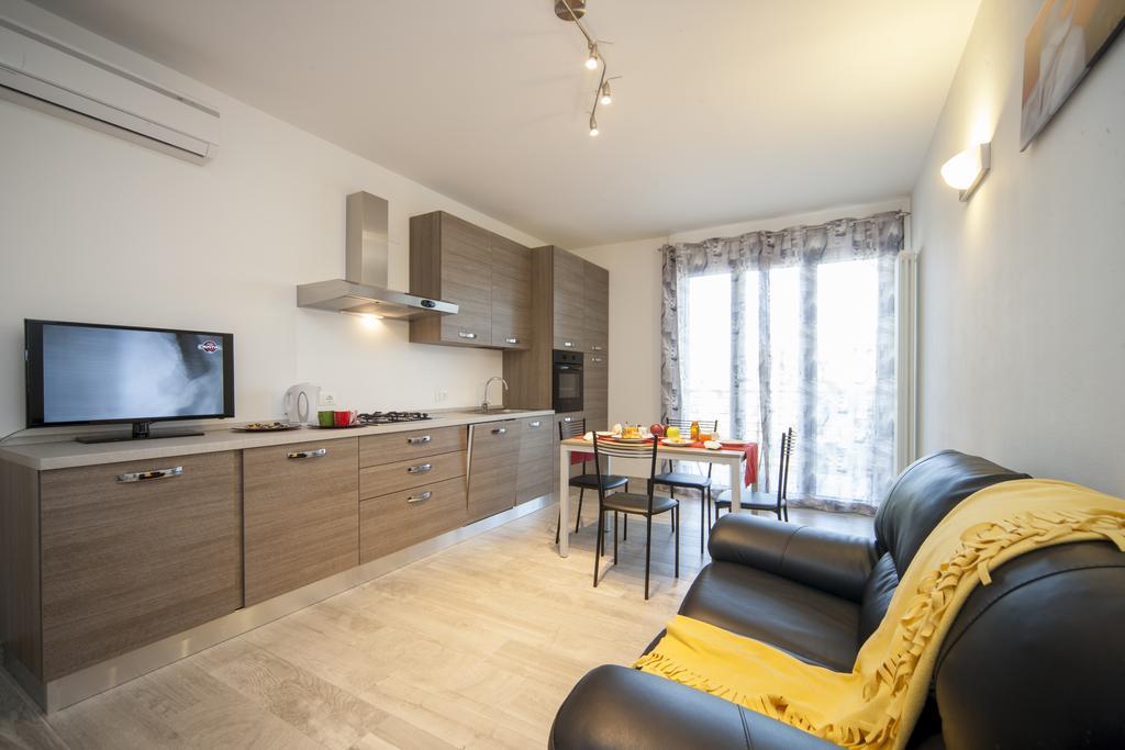 ריצ'יונה Appartamenti Residence Giardini מראה חיצוני תמונה